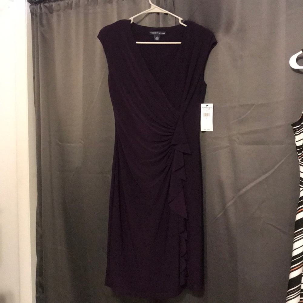 New classic v neck dress.